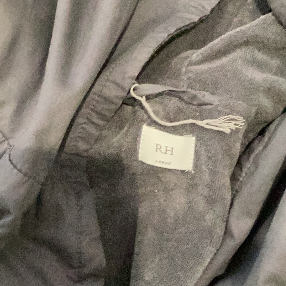 Grey Robe - Picture 7 of 7